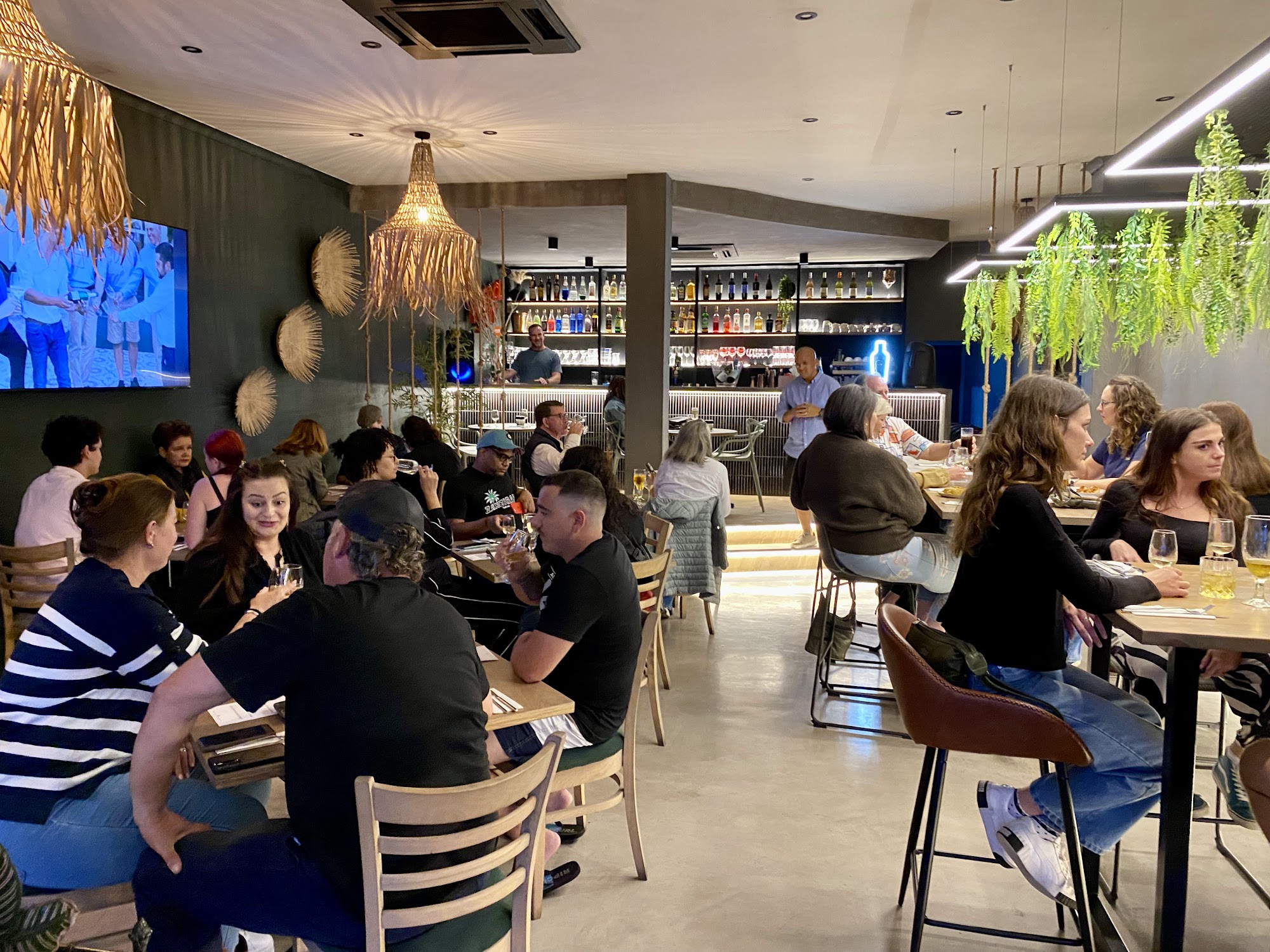 bru restobar — George